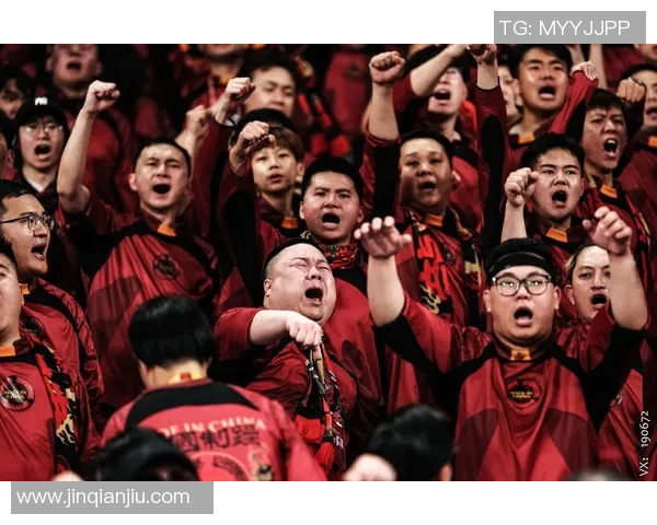 足球明星球迷共同演绎的热血歌曲传递激情与梦想