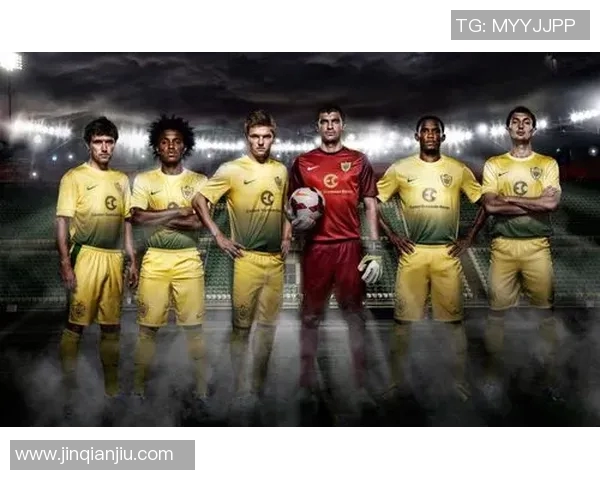 高清足球明星摆件图片欣赏展现运动魅力与艺术之美